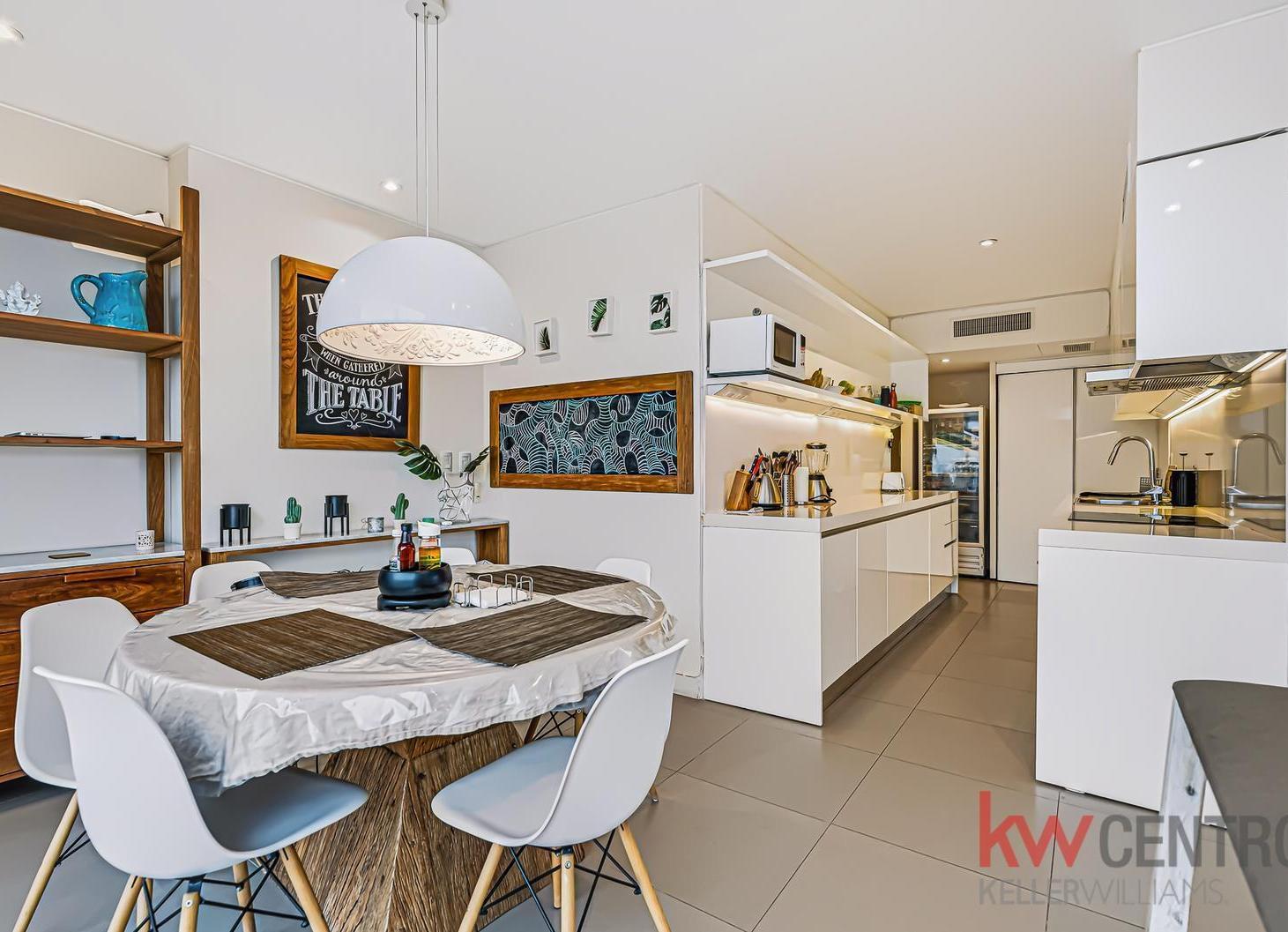Foto de Venta Departamento de 3 dormitorios y 2 cocheras en complejo Al Río en, imagen 3