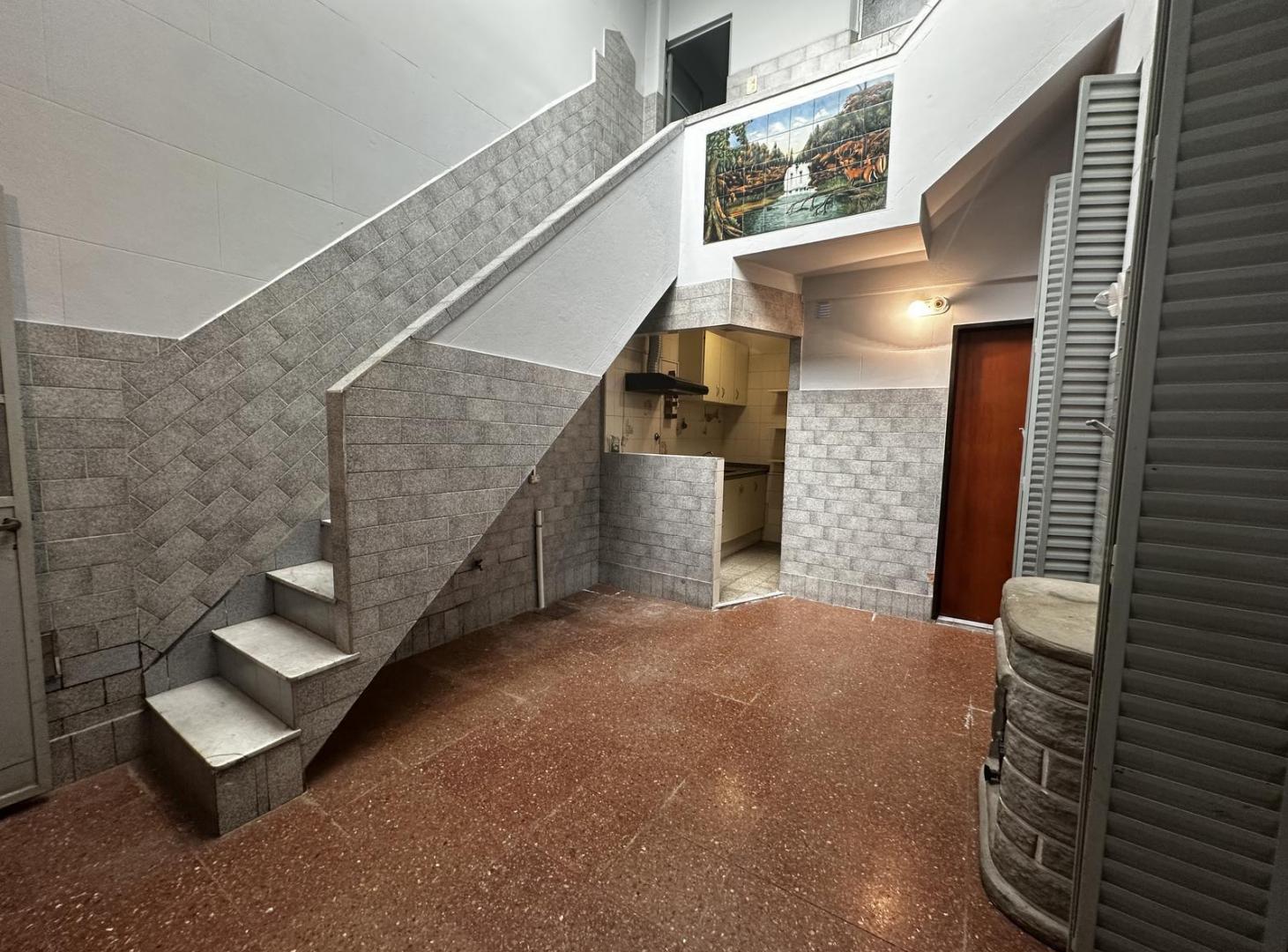 Foto de VENTA * BOEDO * PH 5 ambientes Patio techado Terraza con parrilla, imagen 4