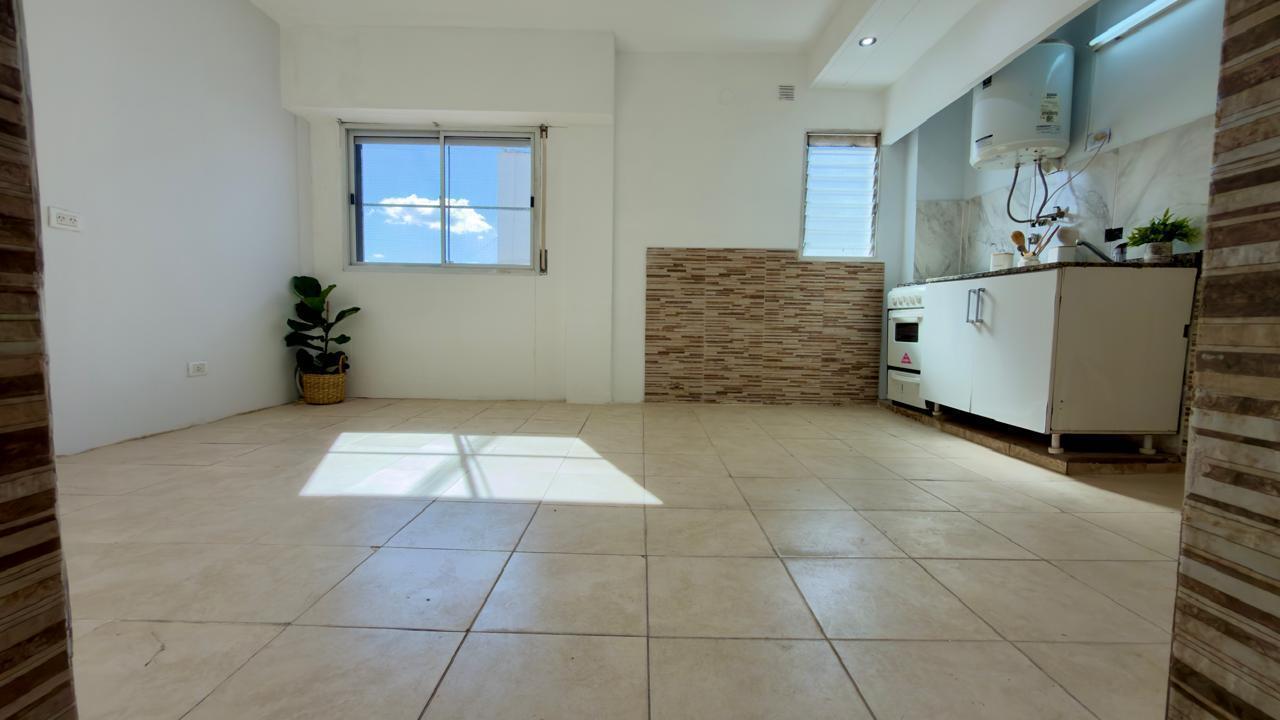 Venta Departamento Monoambiente, Contrafrente en Santos Lugares.