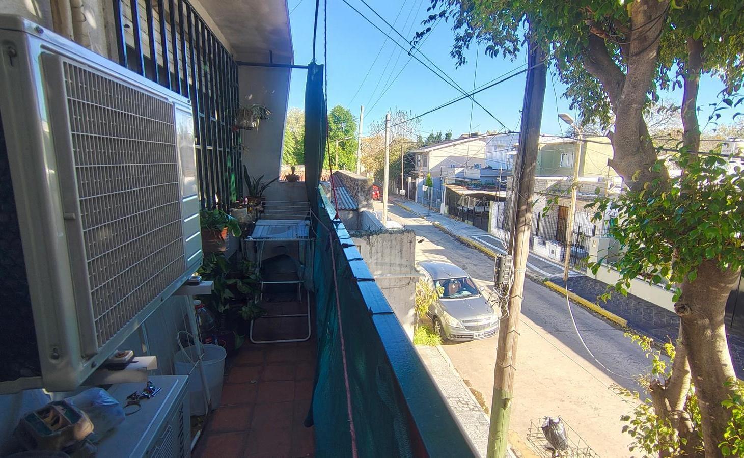 Foto de VENTA PH 3 AMBIENTES 1ER PISO POR ESCALERA, imagen 1