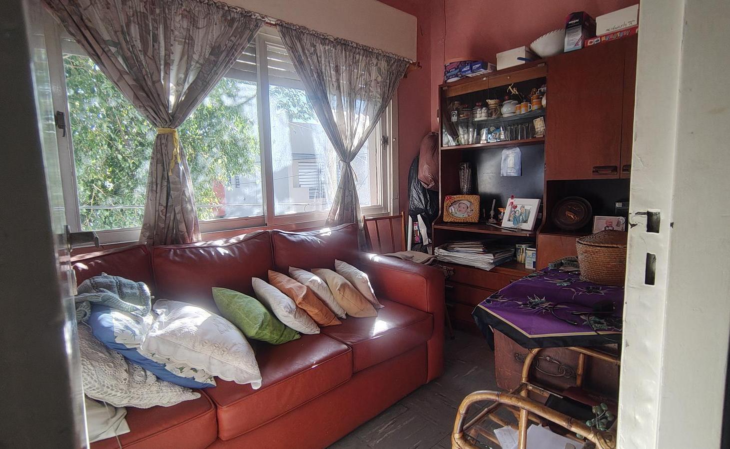 Foto de VENTA PH 3 AMBIENTES 1ER PISO POR ESCALERA, imagen 4