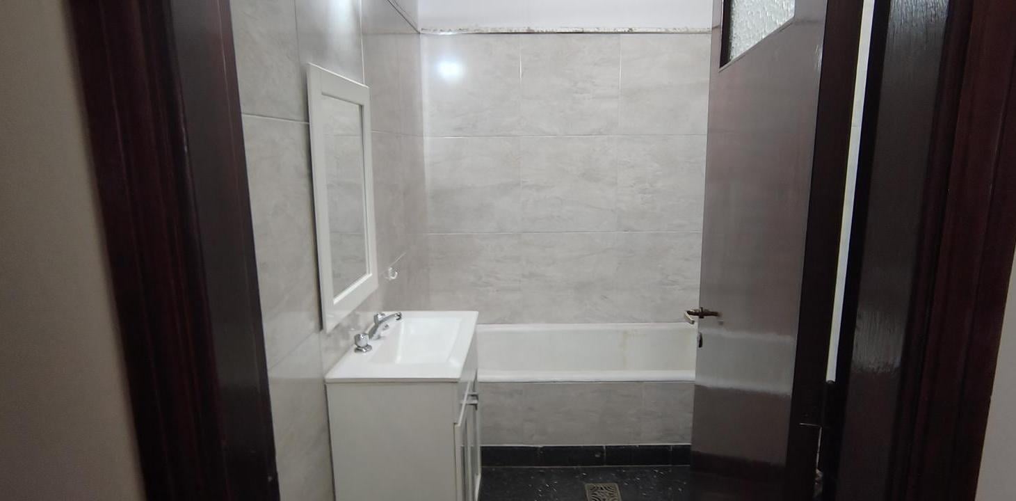 Foto de VENTA CASA 4 AMBIENTES BERNAL CON FONDO Y LOCAL, imagen 5