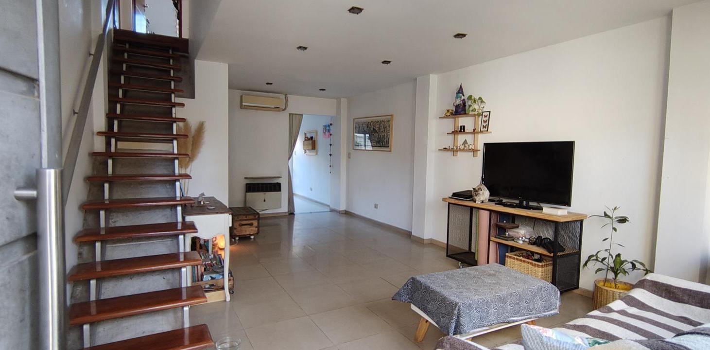 Foto de VENTA DUPLEX 3 AMB BANFIELD GARAGE Y FONDO, imagen 3