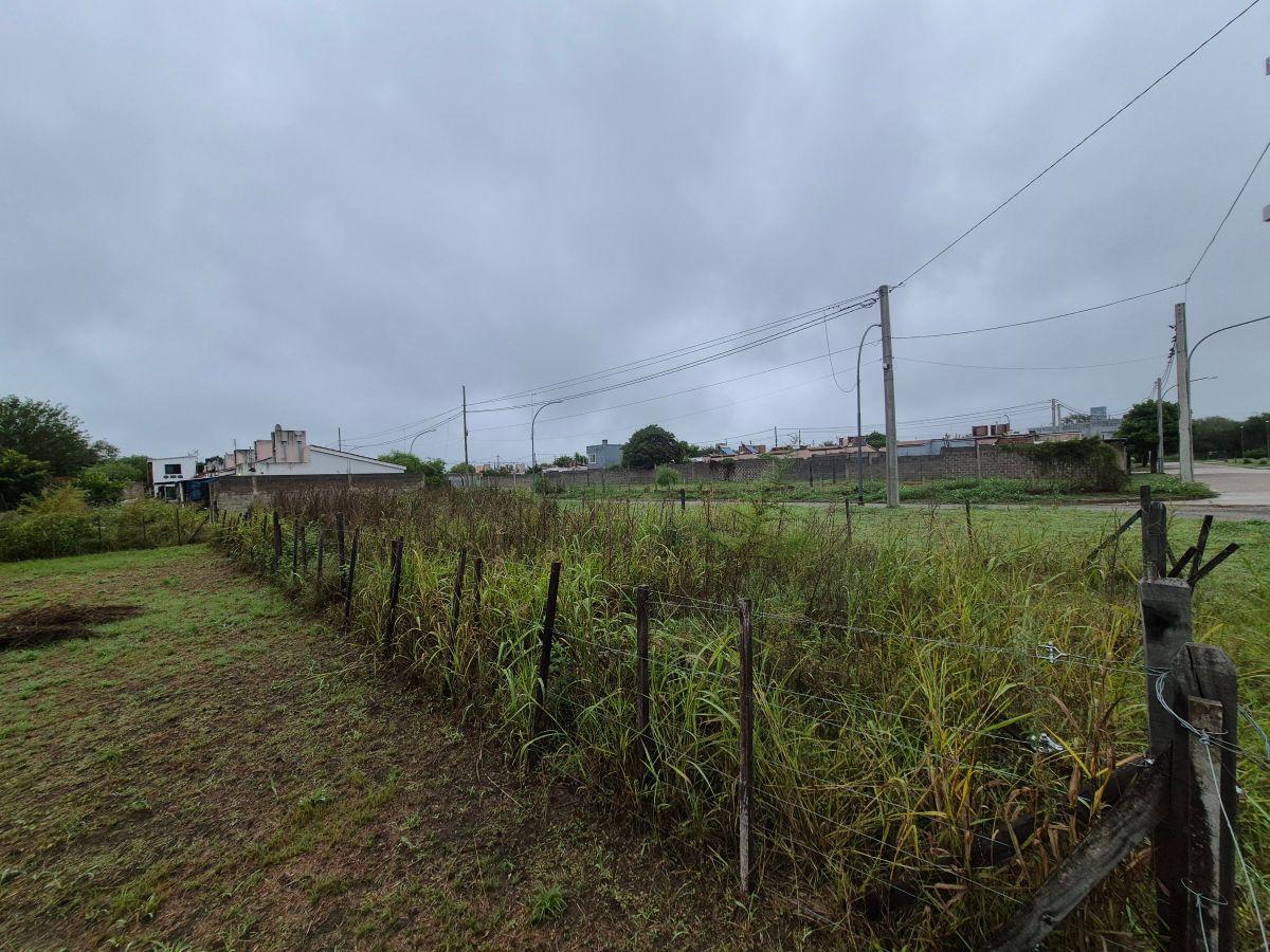 Vendo Lote En B° Los Boulevares 198 M2 Frente A Plaza (plan Lo Tengo)
