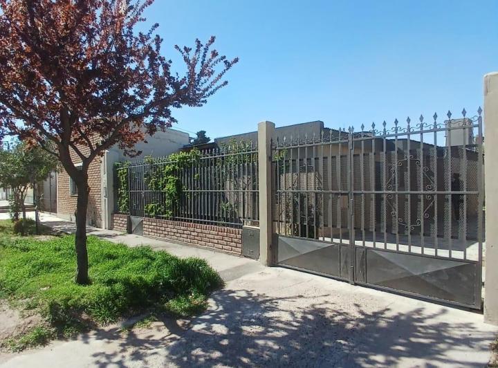 ALQUILER CASA 3 DORM CON PATIO Y ENTRADA PARA VEHICULO 2