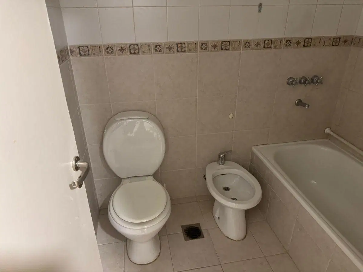 ALQUILER DUPLEX 2 DORM CON COCHERA P/2 AUTOS Y PARRILLA 4