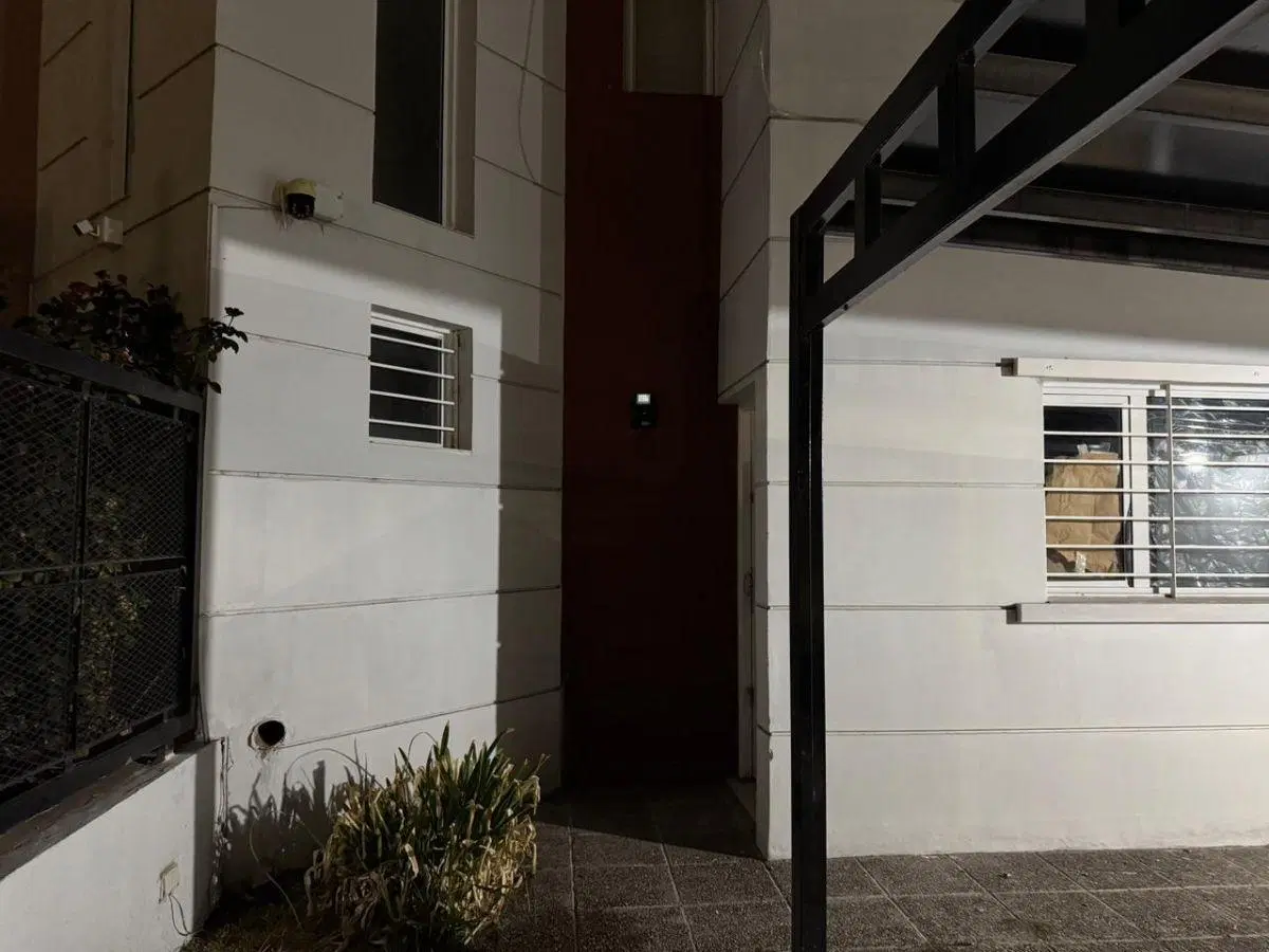 ALQUILER DUPLEX 2 DORM CON COCHERA P/2 AUTOS Y PARRILLA 5