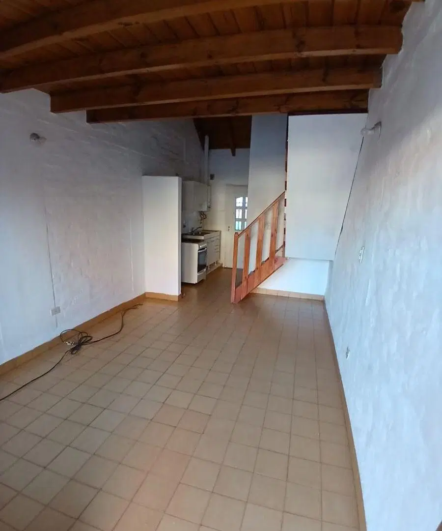 ALQUILER DPTO 1 DORM C/COCHERA Y PEQUEÑO PATIO 5