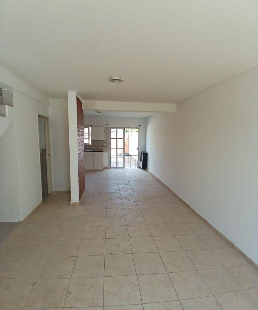 Foto de VENTA DPTO 2 DORM CON COCHERA, imagen 2