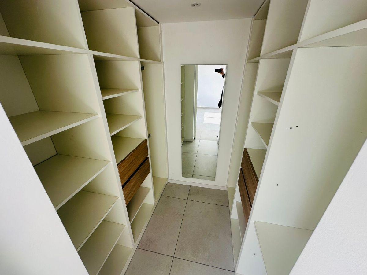 Docta - 3 dorm + 3 baños - cocher doble - Listo para vivir!!