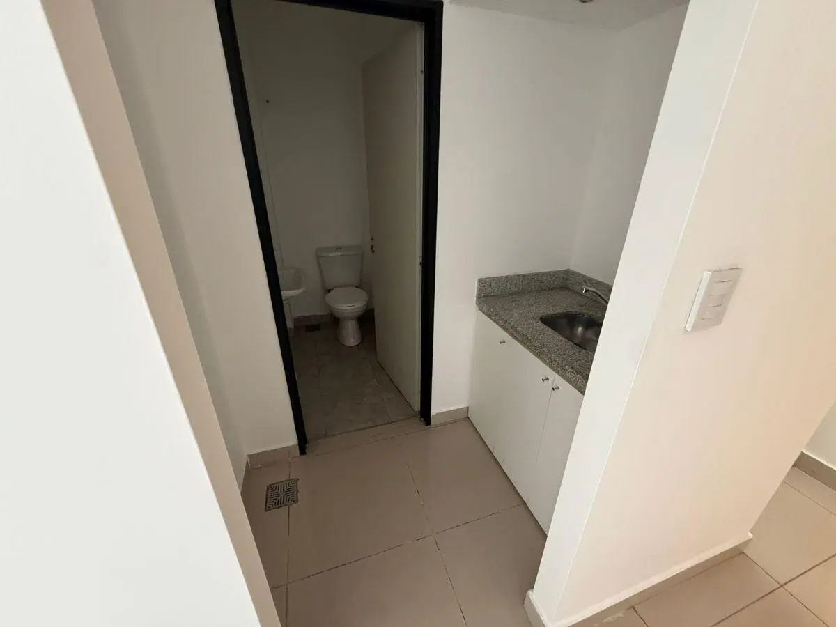 GALON c/ 3 OFICINAS PRIVADAS- recepcion- 2 baños!! 4