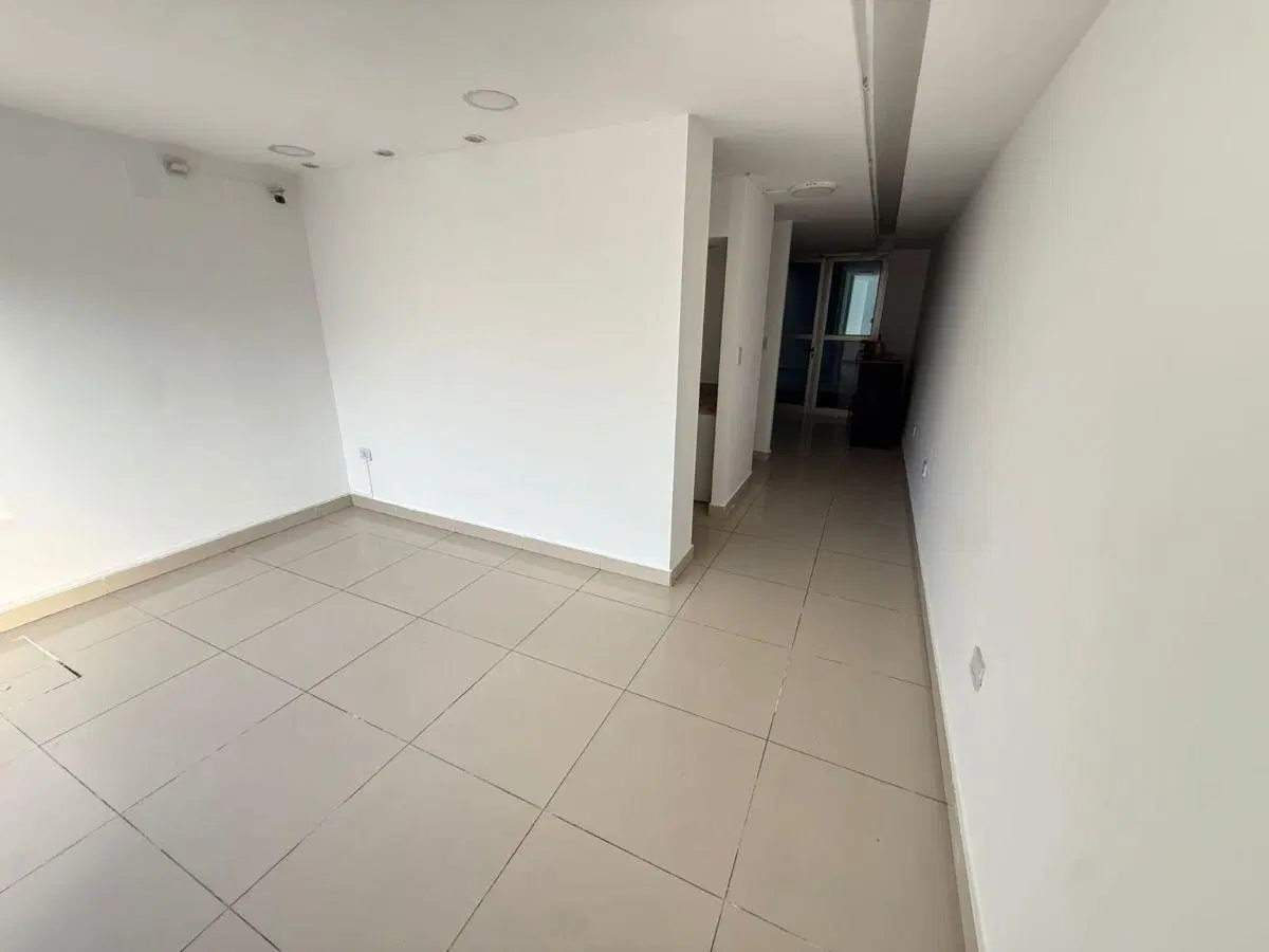 GALON c/ 3 OFICINAS PRIVADAS- recepcion- 2 baños!! 8