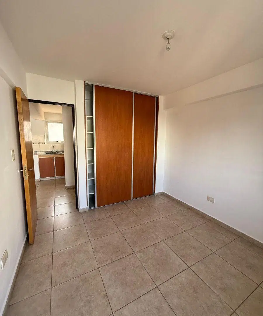 ALQUILER// general paz // 1 dormitorio// 1 baño 5