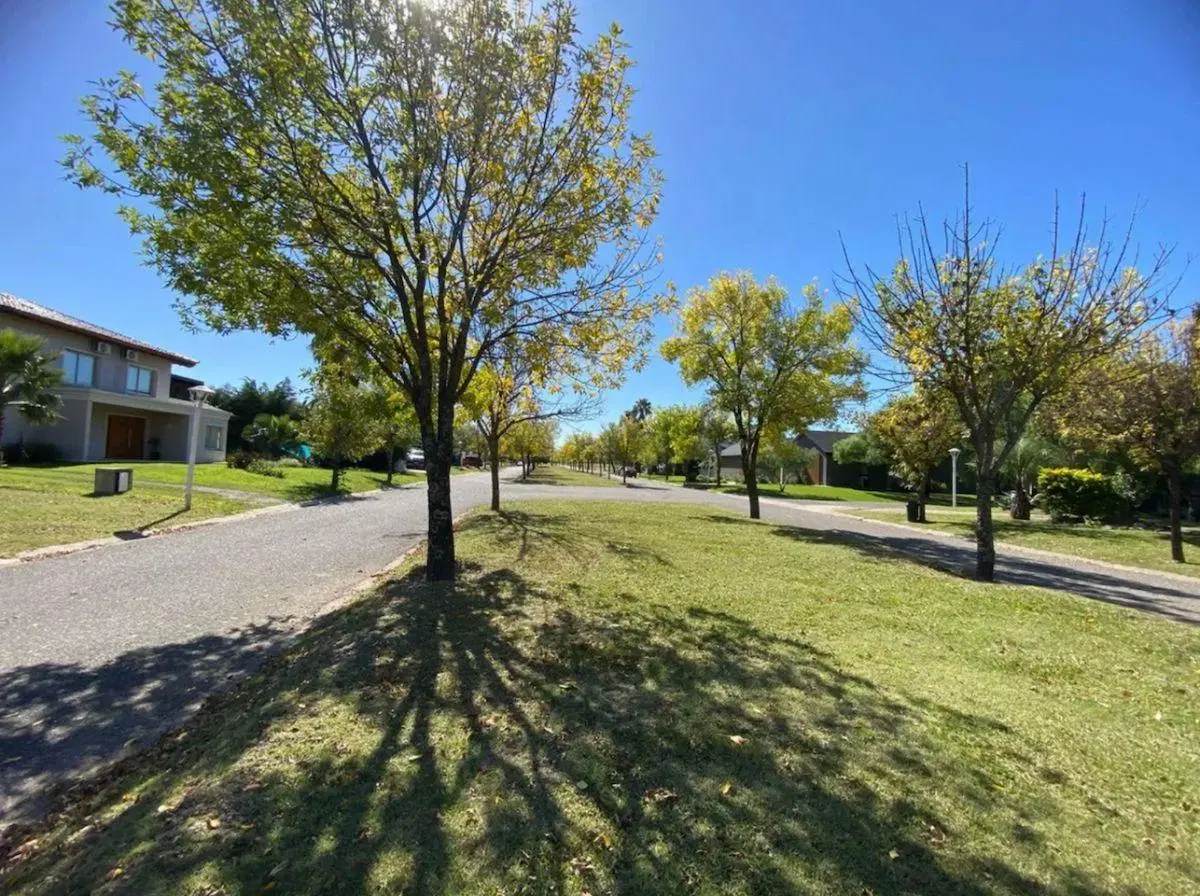 Lote en San Isidro Country | Venta | 1260 y 1000m² | Villa Allende | Escritura y Servicios 8