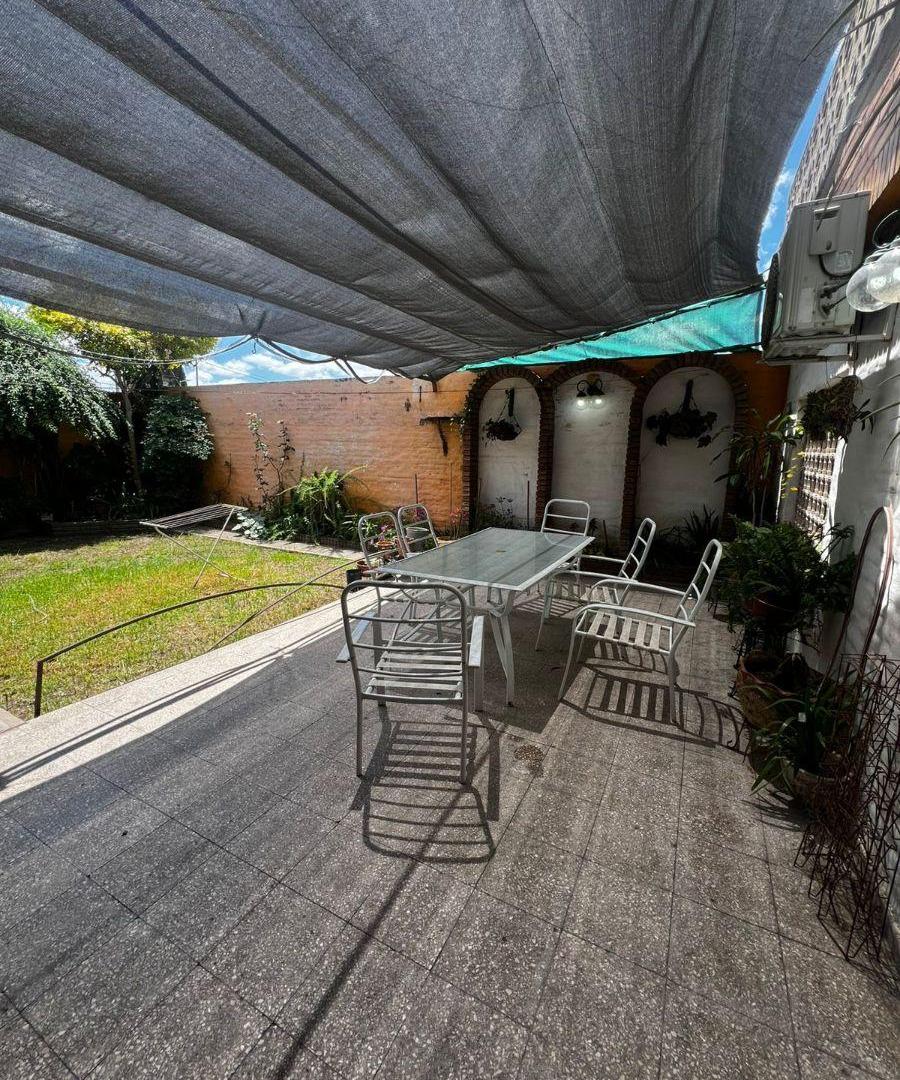 Foto de CASA en Venta de 3 dormitorios Barrio General Belgrano (Zona Este), imagen 1