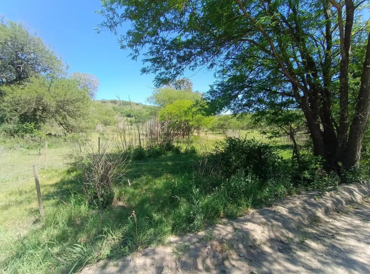 Terreno en venta en La Pampa, sobre el camino a Santa Catalina.  1ha y media. 5