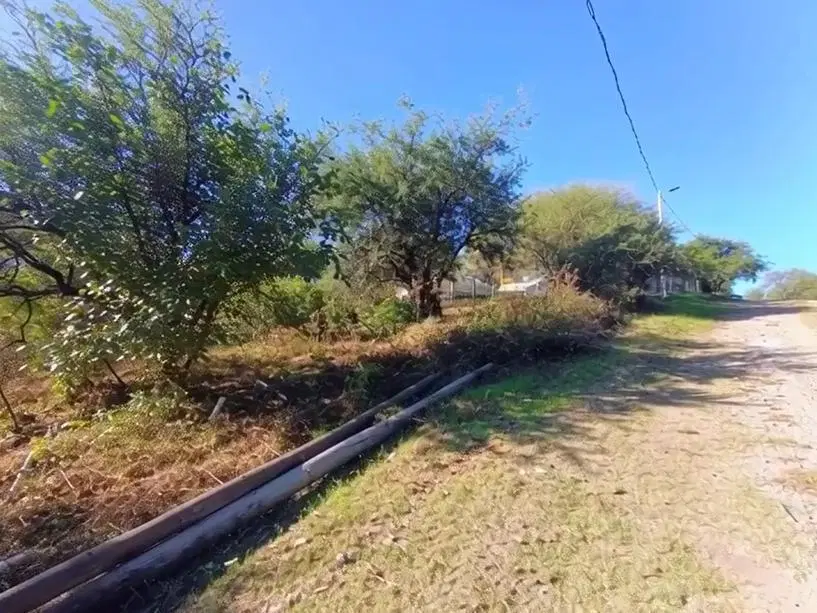 Terreno en Unquillo, 750 m², sobre Av. Centeno al 900, justo al frente del barrio cerrado La Adela. 3