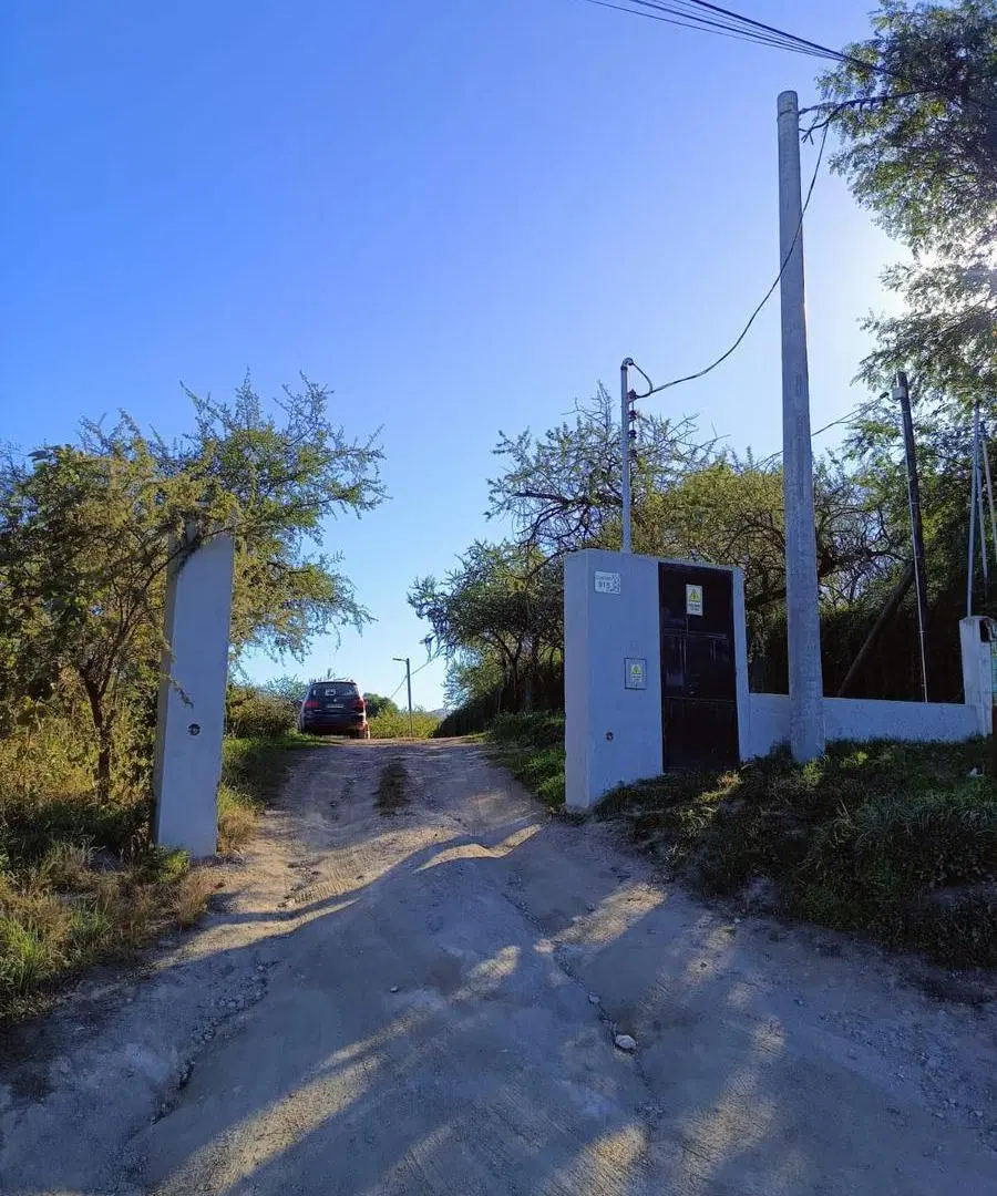 Terreno en Unquillo, 750 m², sobre Av. Centeno al 900, justo al frente del barrio cerrado La Adela. 1