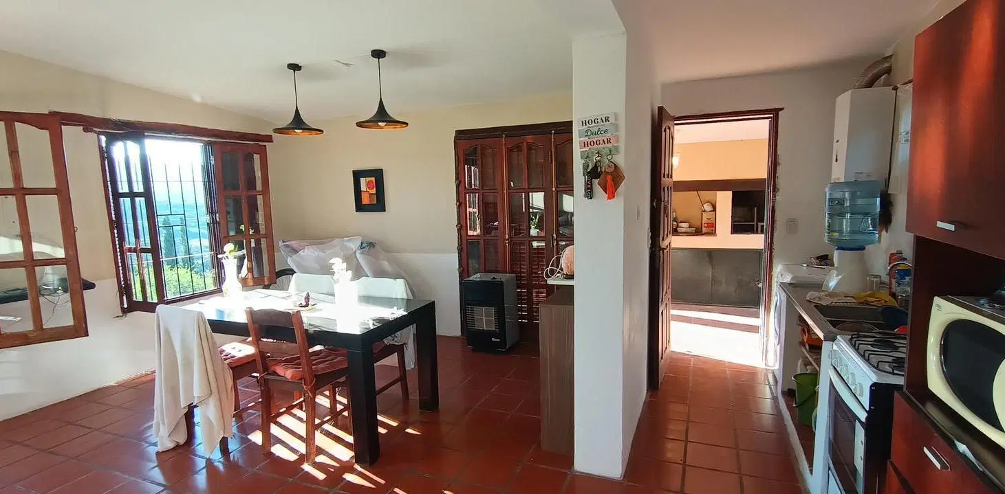 HERMOSA CASA EN ALQUILER , MUY CERCA DE AV. SAN MARTÍN Y AV. ALEM. RÍO CEBALLOS 4