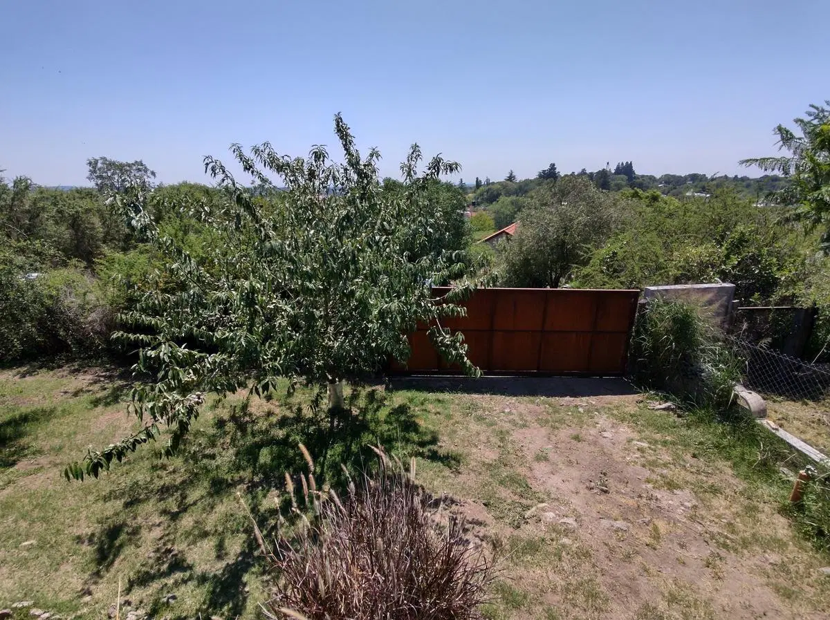 Hermosa casa en alquiler en Agua De Oro. 2 dorm, galería , excelente ubicación. 2
