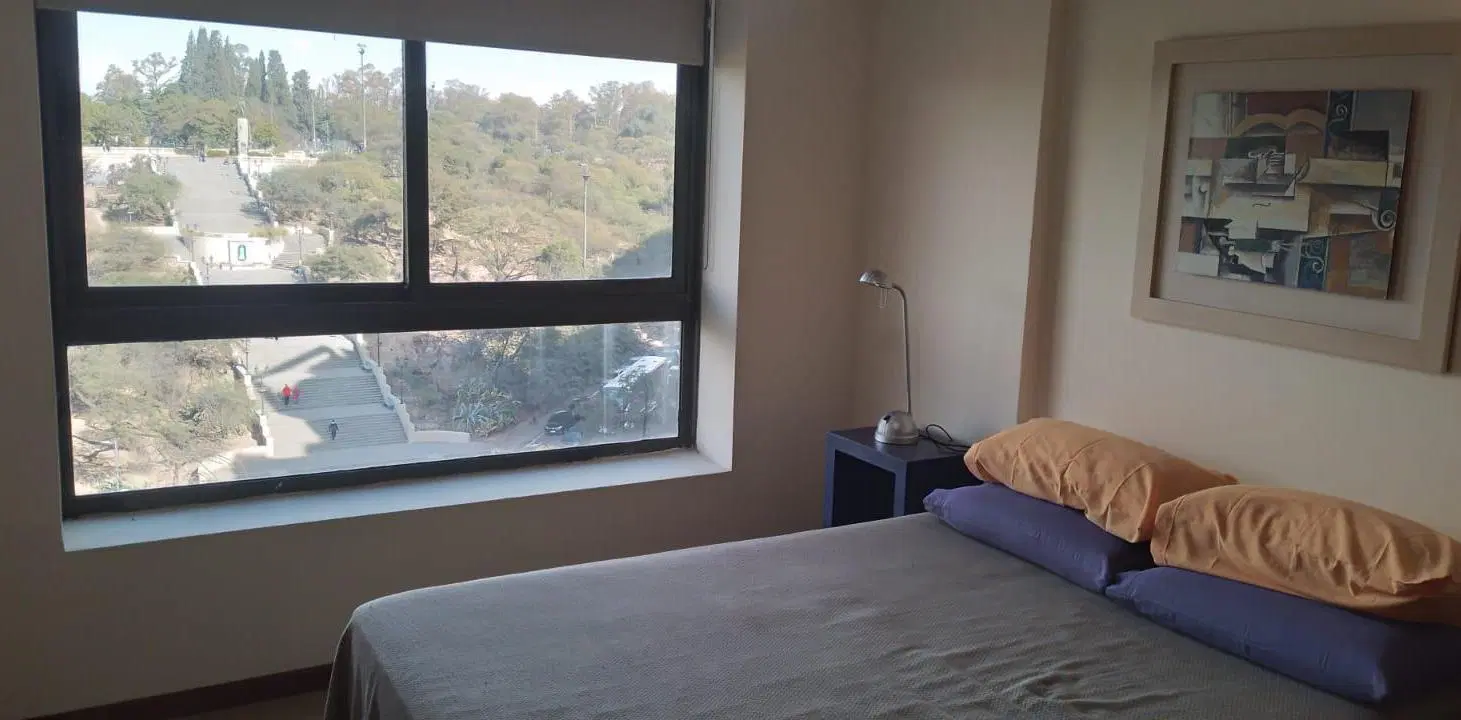 Alquiler Amoblado Nueva Córdoba | Piso Alto Vista Al Parque y Balcón. Vista al parque 2
