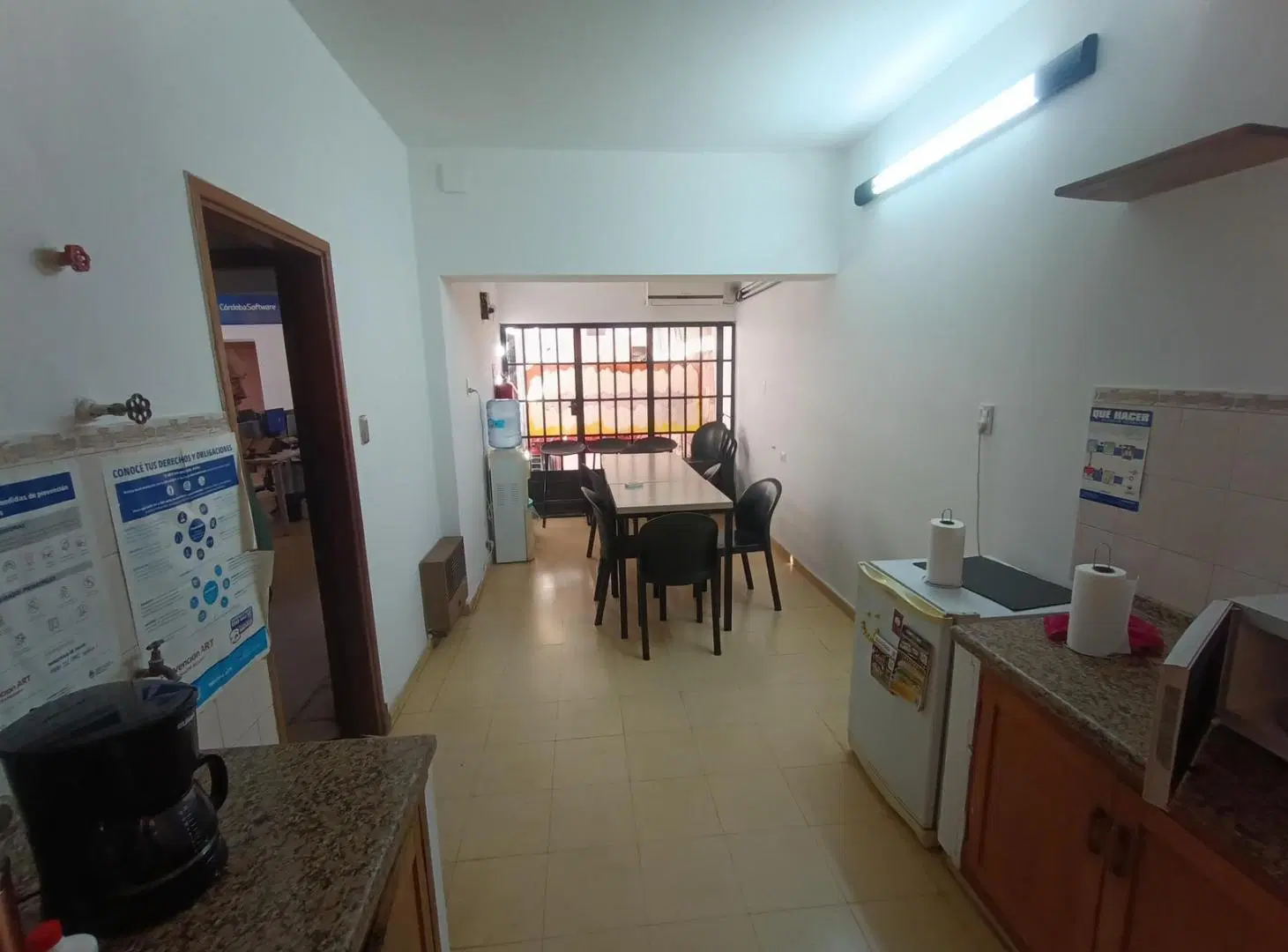 BARRIO JUNIORS . CASA EN VENTA AGULLA GARZÓN ESQUINA ZUVIRIA 3