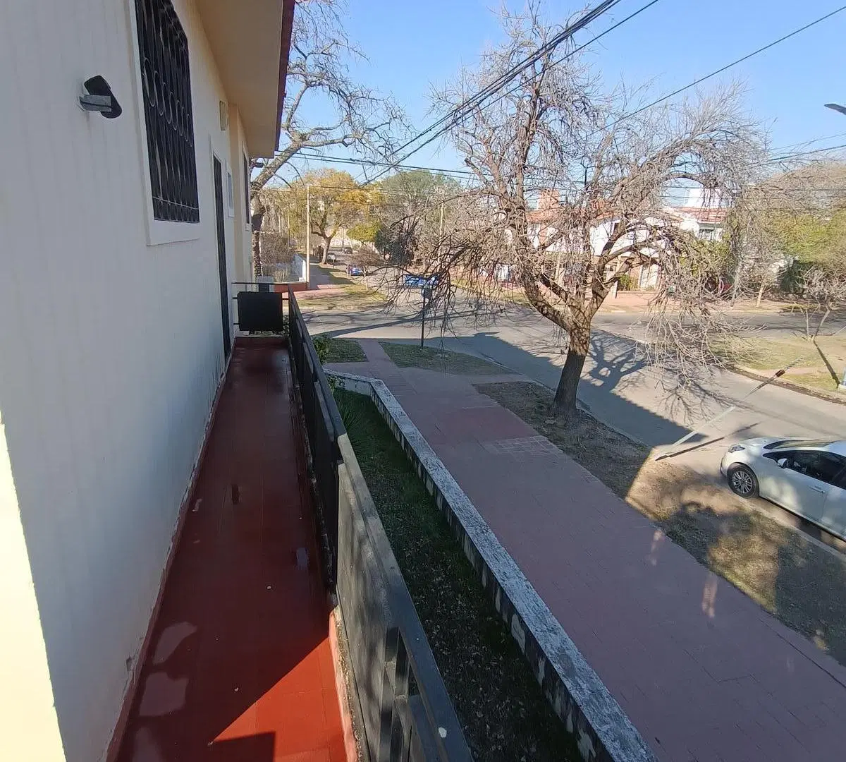BARRIO JUNIORS . CASA EN VENTA AGULLA GARZÓN ESQUINA ZUVIRIA 2