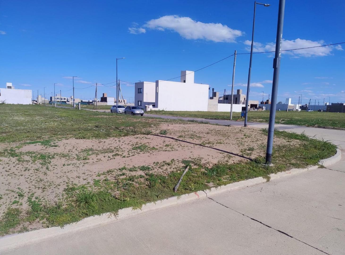Foto de Terreno esquina en Pampas de Manantiales. Lote 33 . Mz 61, imagen 1