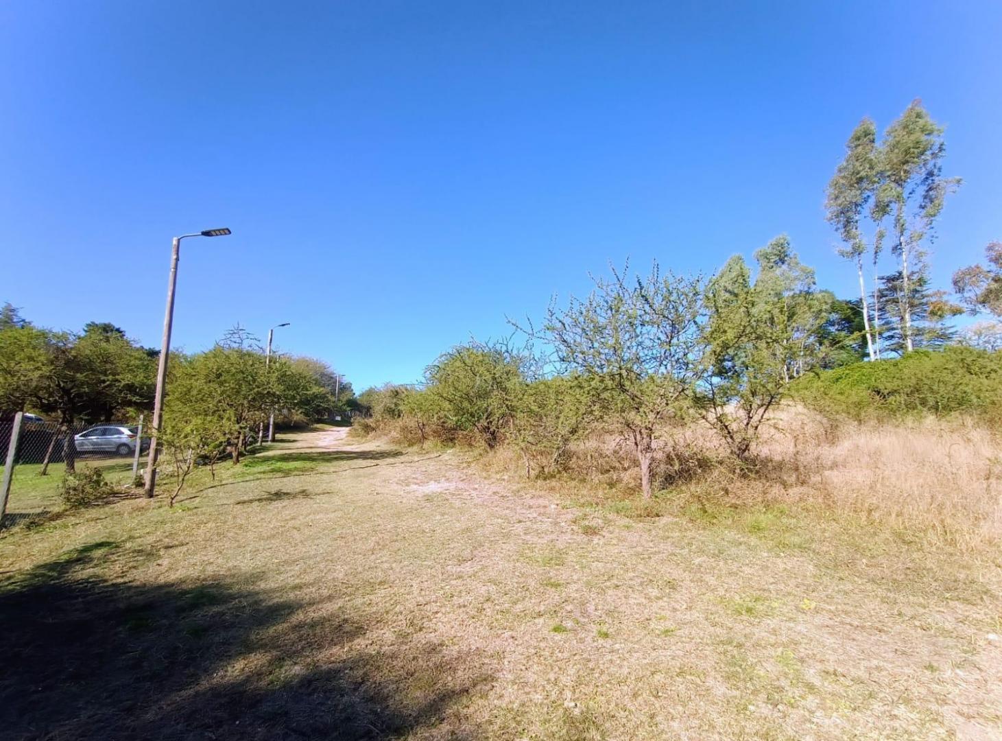 Foto de Terreno en Unquillo, 750 m², sobre Av. Centeno al 900, justo al frente, imagen 2