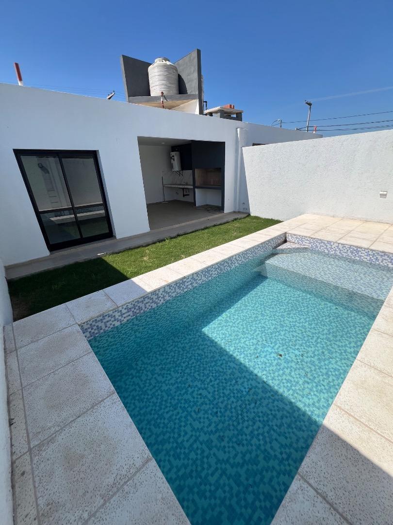 VENDO DUPLEX B NORTE VILLA ALLENDE, 2 DORM, 2 B, PISCINA