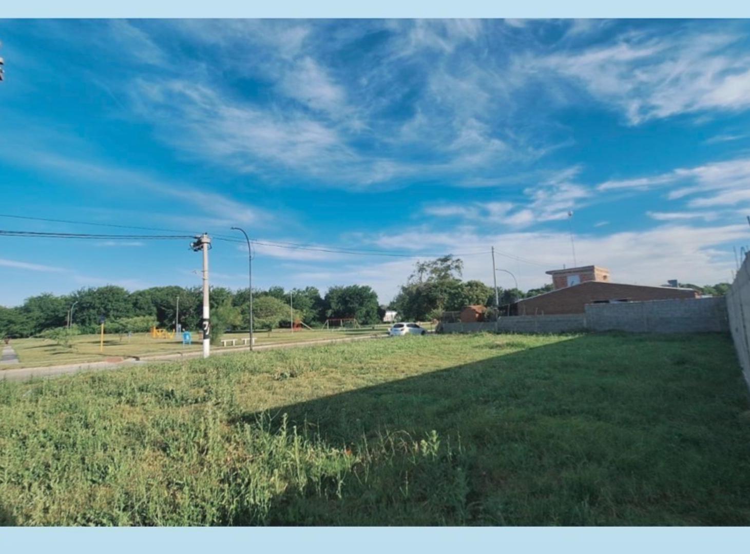 VENDO LOTE ESQUINA, ESCRITURA MATIENZO, APTO DUPLEX