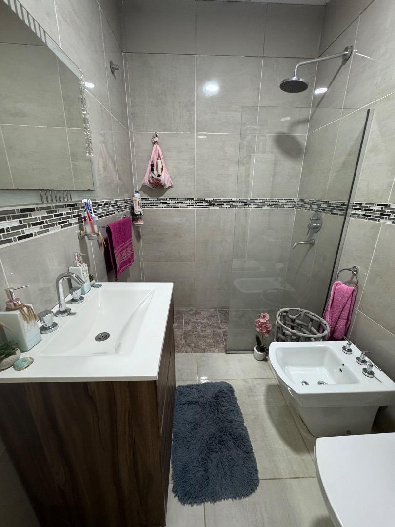 Foto de VENDO DUPLEX B NORTE VILLA ALLENDE, 2 DORM, PISCINA, imagen 4
