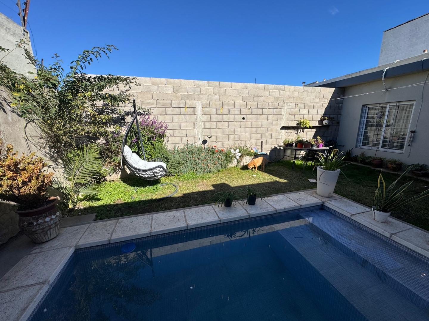 ALQUILO DUPLEX B NORTE VILLA ALLENDE, 2 DORM, PISCINA