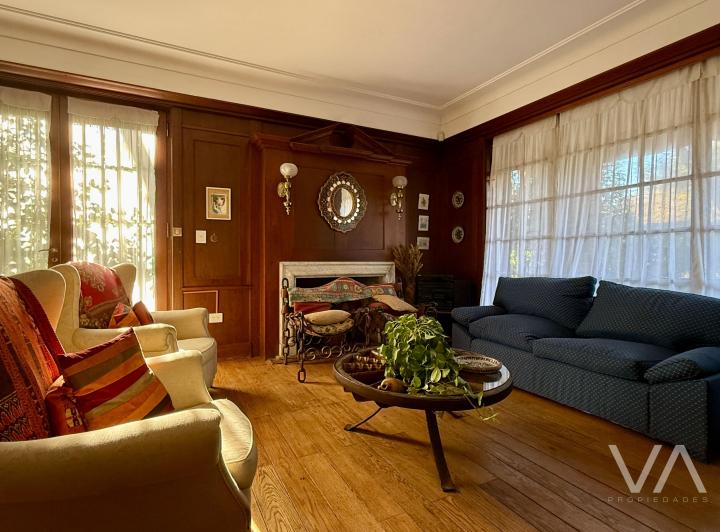 Chalet de estilo ingles. Los Troncos 3