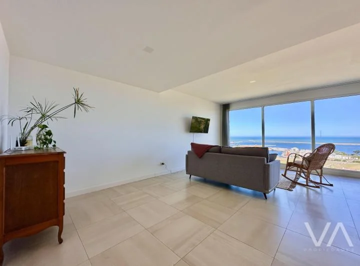 Moderno departamento de 4 ambientes. Vista plena al mar. Playa Grande. 3