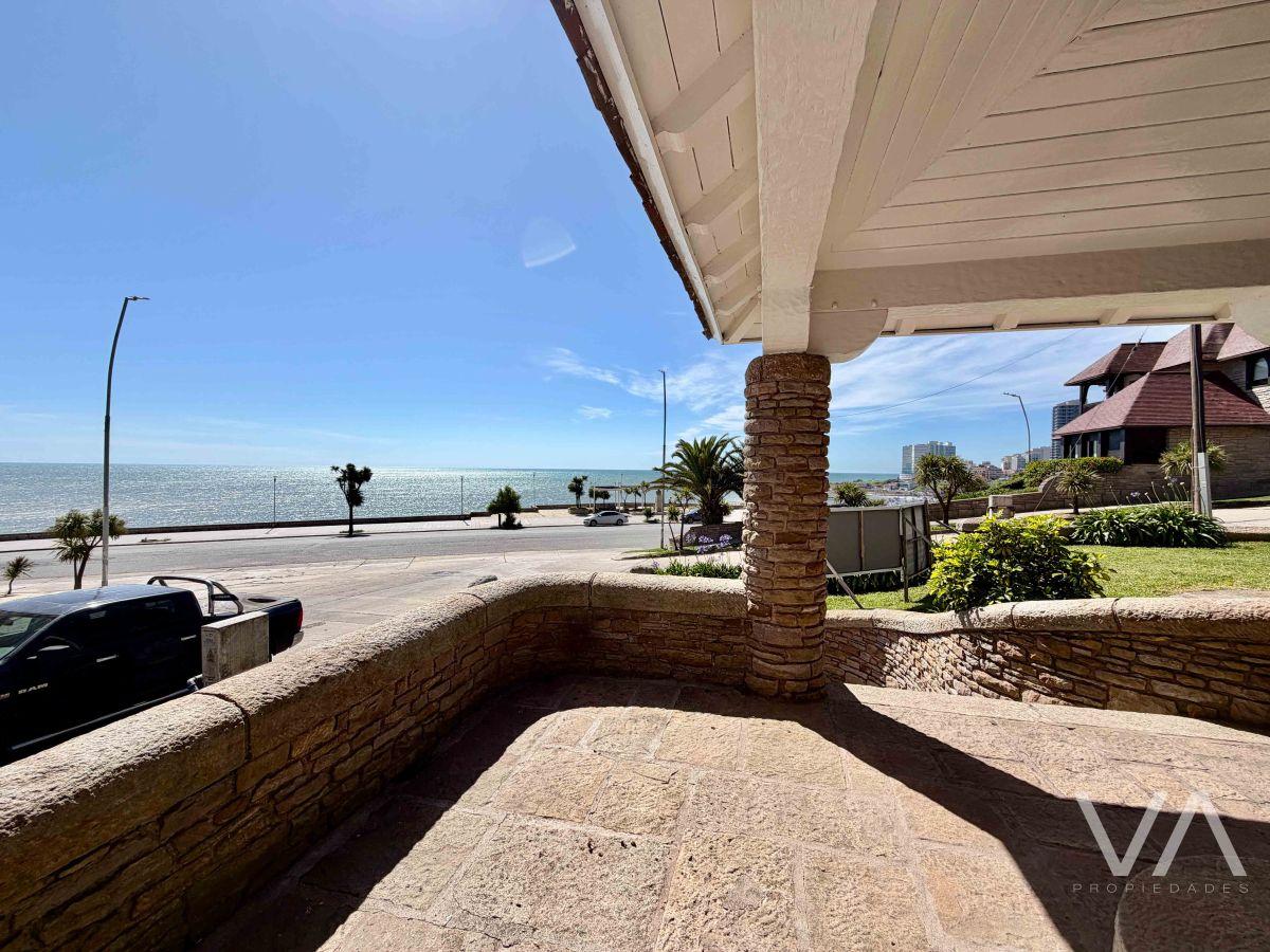Foto de Emblemático chalet de patrimonico histórico con vista al mar. Varese., imagen 5