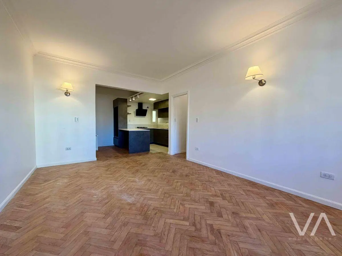 Impecable departamento reciclado de 4 ambientes. Plaza Mitre. 3