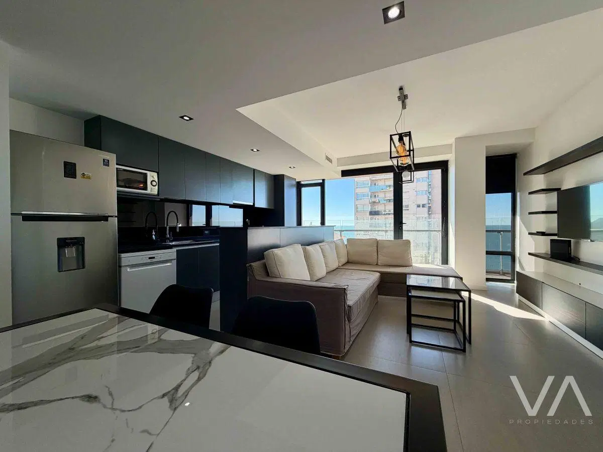 Moderno departamento de 2 ambientes con vista al mar. Cochera. Playa Varese. 2