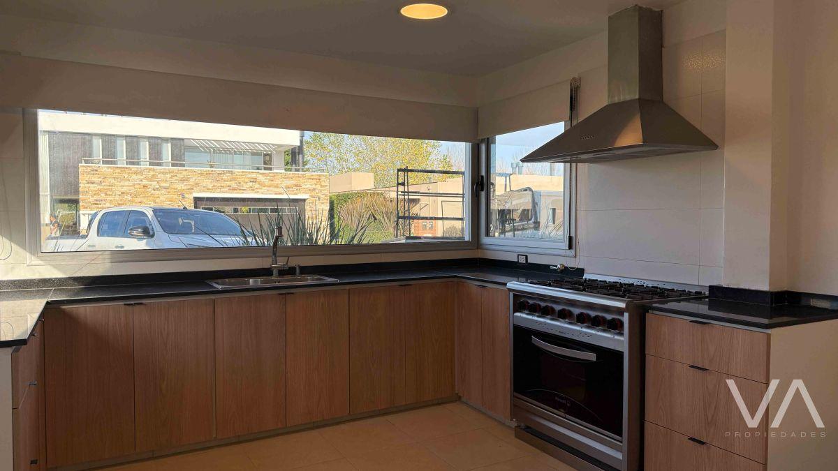 Foto de Casa en alquiler – Barrio Los Tilos, Rumenco., imagen 3