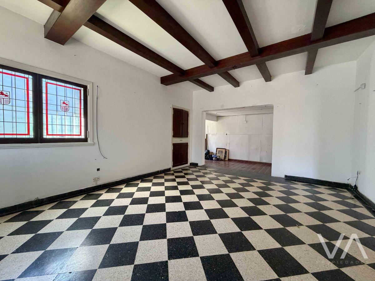 Foto de Chalet en esquina para uso comercial. Zona Güemes., imagen 1