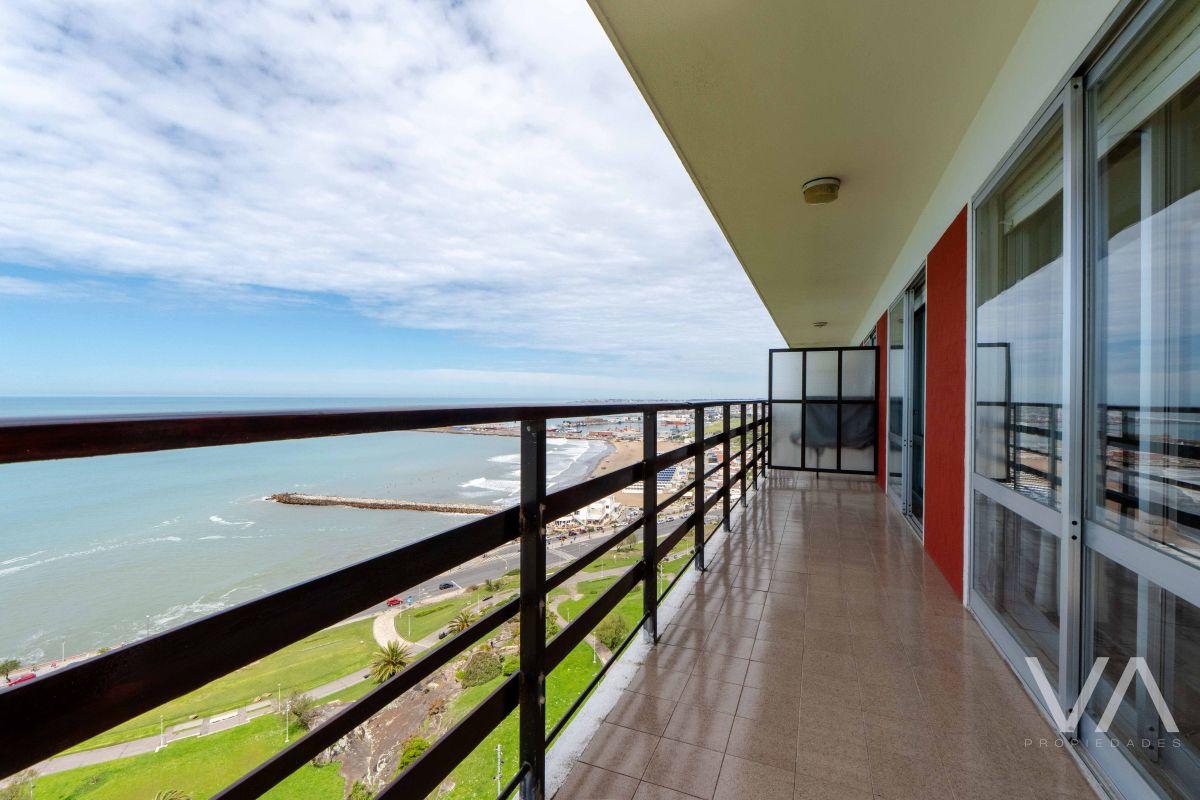 Foto de Departamento de 4 ambientes, vista plena al mar. Dos cocheras. Playa, imagen 1