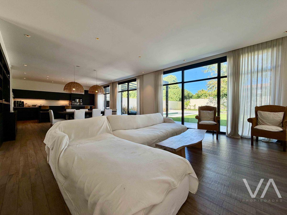 Foto de Espectacular casa con 3 dormitorios. Jardín y piscina. Los Troncos., imagen 4
