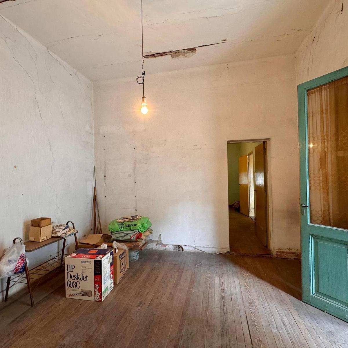 Foto de CASA EN VENTA SOBRE CALLE TRENQUE LAUQUEN, LINIERS, imagen 3