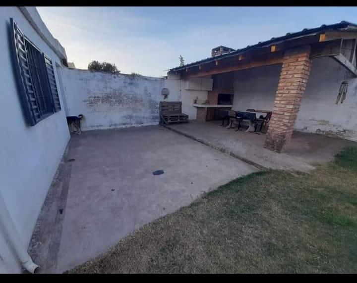 Casa de 3 Dorm. 2