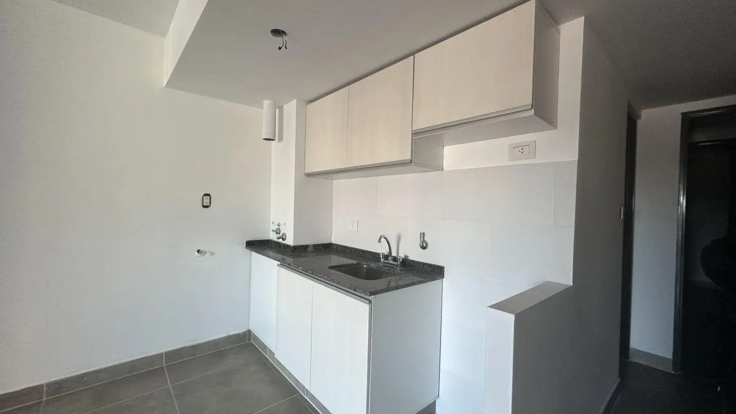 Departamento 2 ambientes. | Av. Francia al 800 1