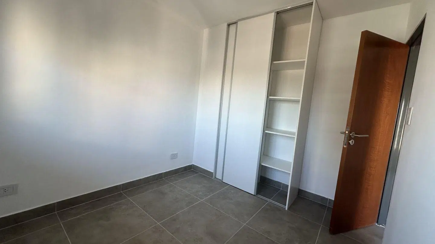 Departamento 2 ambientes. | Av. Francia al 800 4