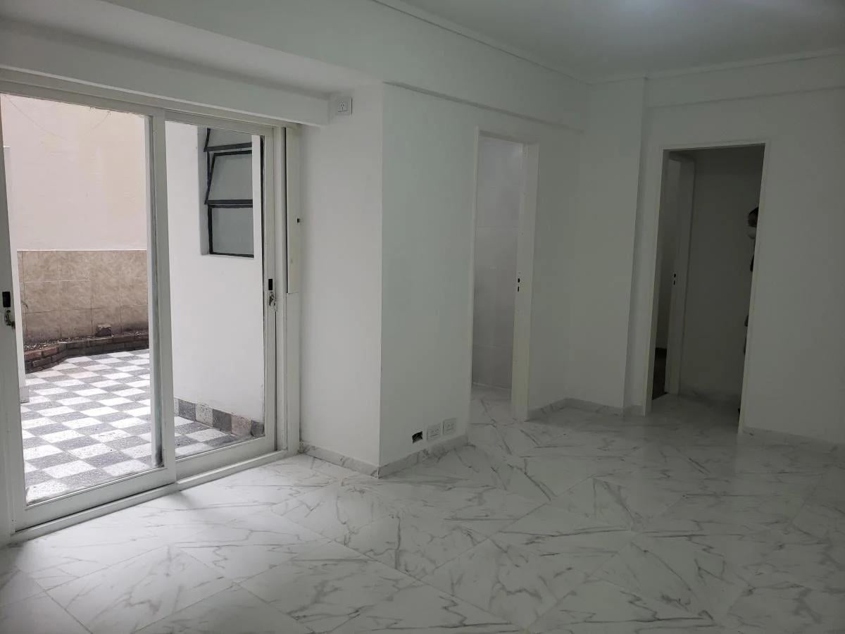 Foto de Oro 2300, Amplio dos ambientes de 61 M2 con un patio Soñado y muy, imagen 4