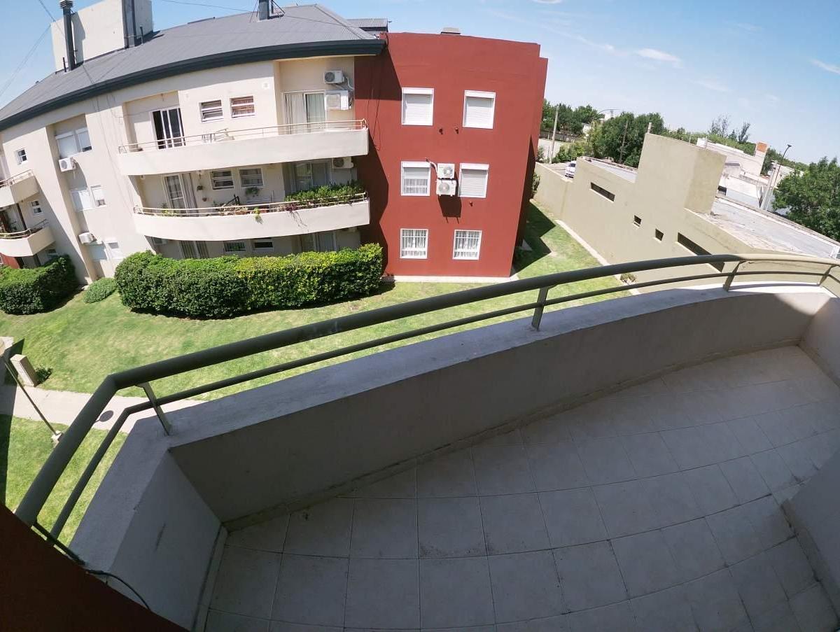 Tres Dorm. con Seguridad y Cochera Alto Alberdi 5