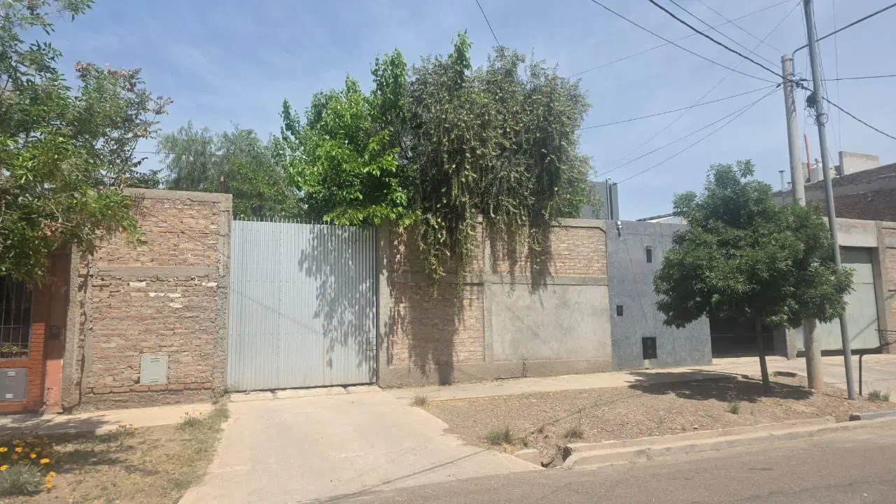 Terreno/ Lote 357M² EN GODOY CRUZ / Todos los Servicios / Ideal Emprendimiento 3