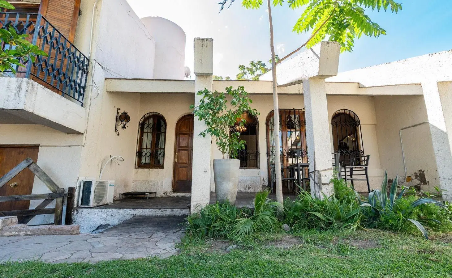 CASA EN VENTA GODOY CRUZ- APTA CREDITO / 3 Dorm/ Piscina/ Cochera doble/ A metros de Palmares 3